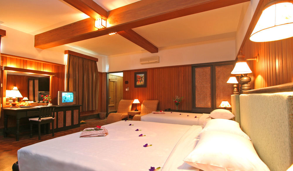 Diamond Hotel נגפאלי מראה חיצוני תמונה