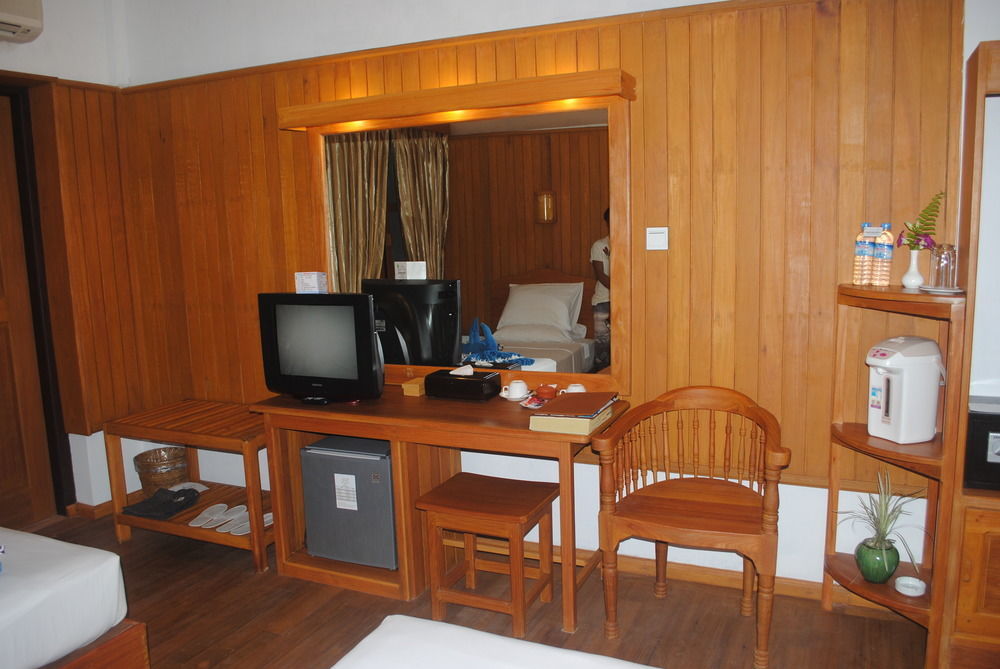 Diamond Hotel נגפאלי מראה חיצוני תמונה