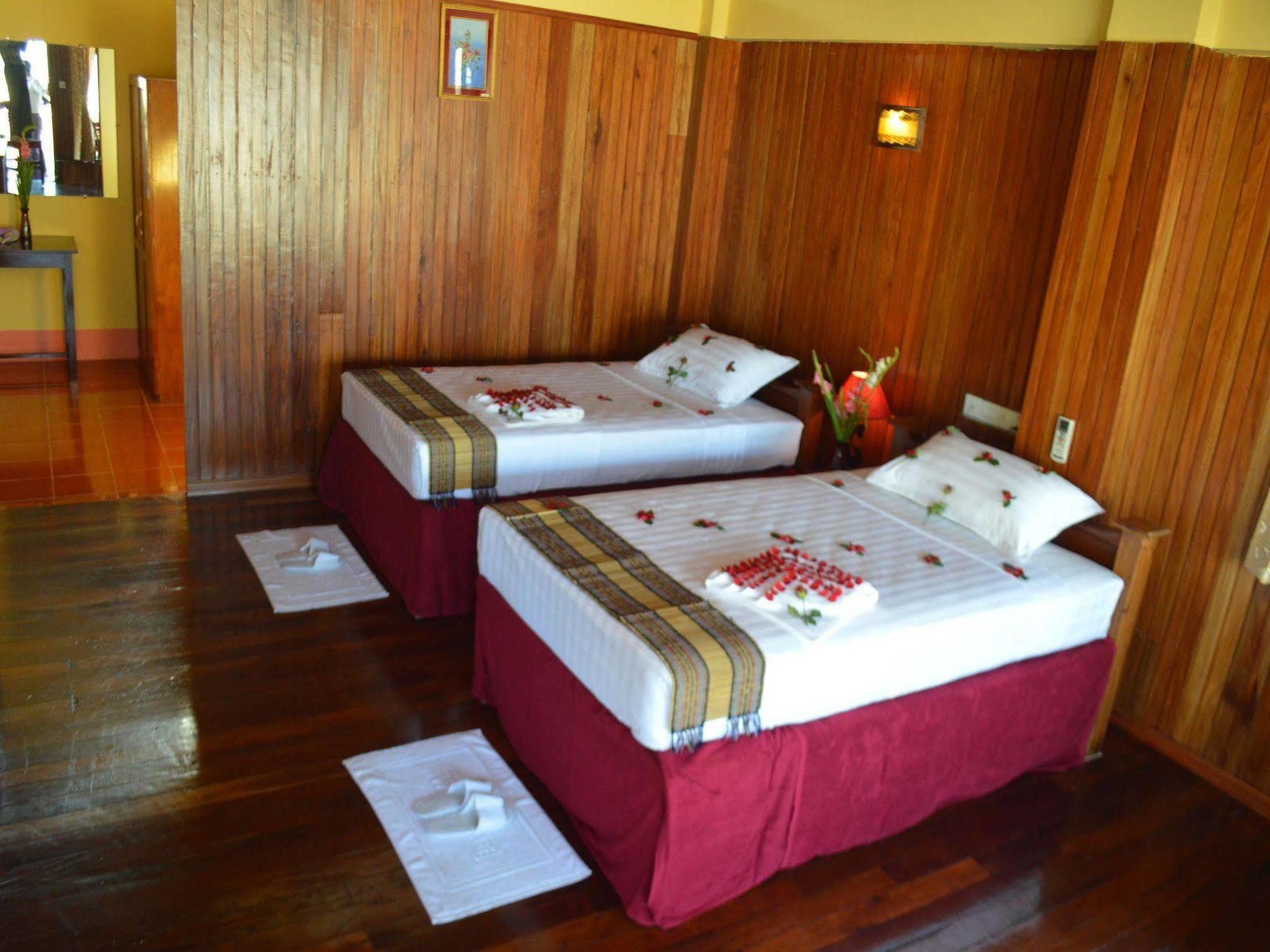 Diamond Hotel נגפאלי מראה חיצוני תמונה