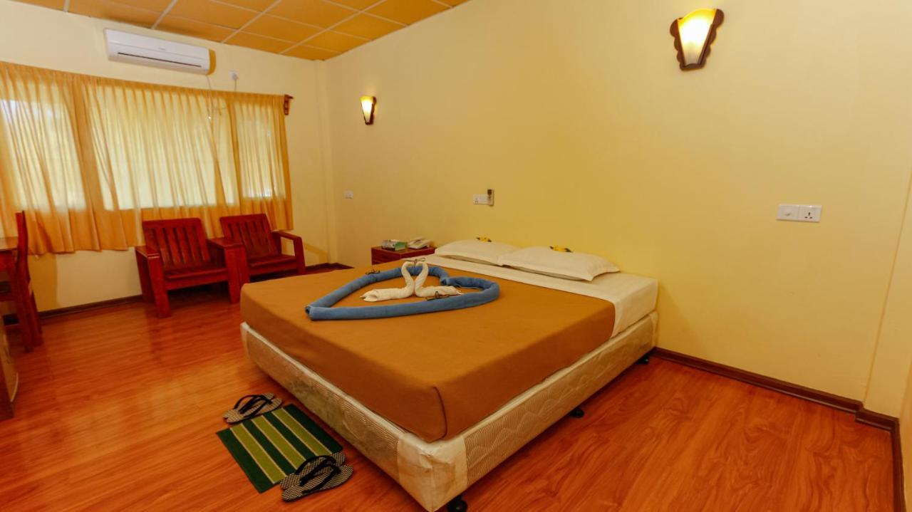 Diamond Hotel נגפאלי מראה חיצוני תמונה