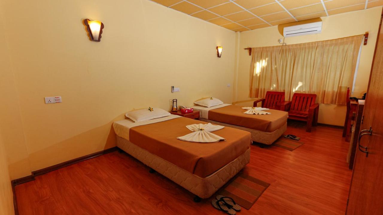 Diamond Hotel נגפאלי מראה חיצוני תמונה